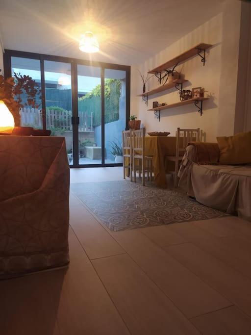 Espectacular adosado en Viana con aparcamiento gratuito. Villa Exterior foto