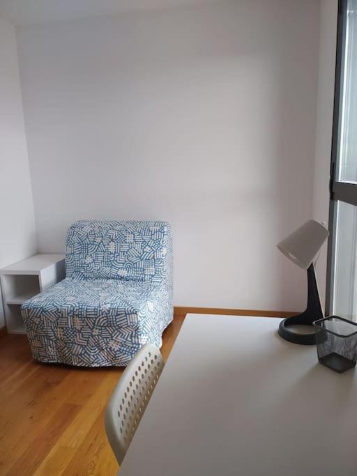 Espectacular adosado en Viana con aparcamiento gratuito. Villa Exterior foto